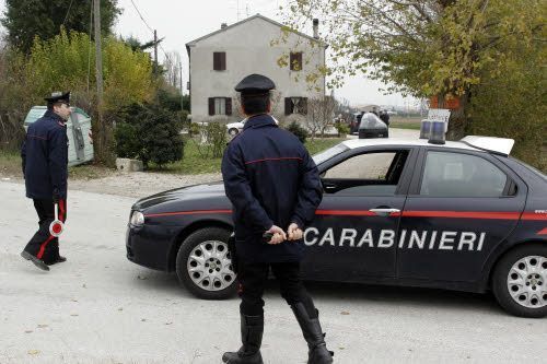Camorra/ Scoperto a Napoli un arsenale del clan Di Lauro