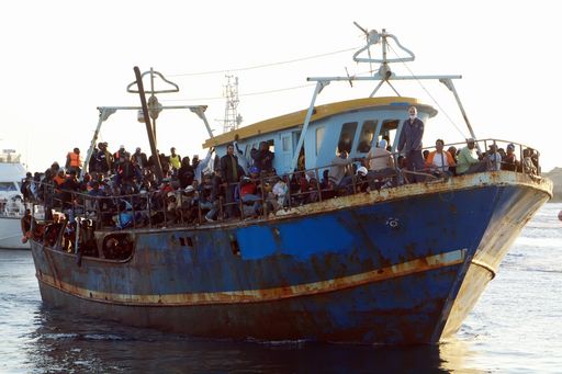 Immigrati/ Lampedusa, soccorsa imbarcazione: un cadavere a bordo