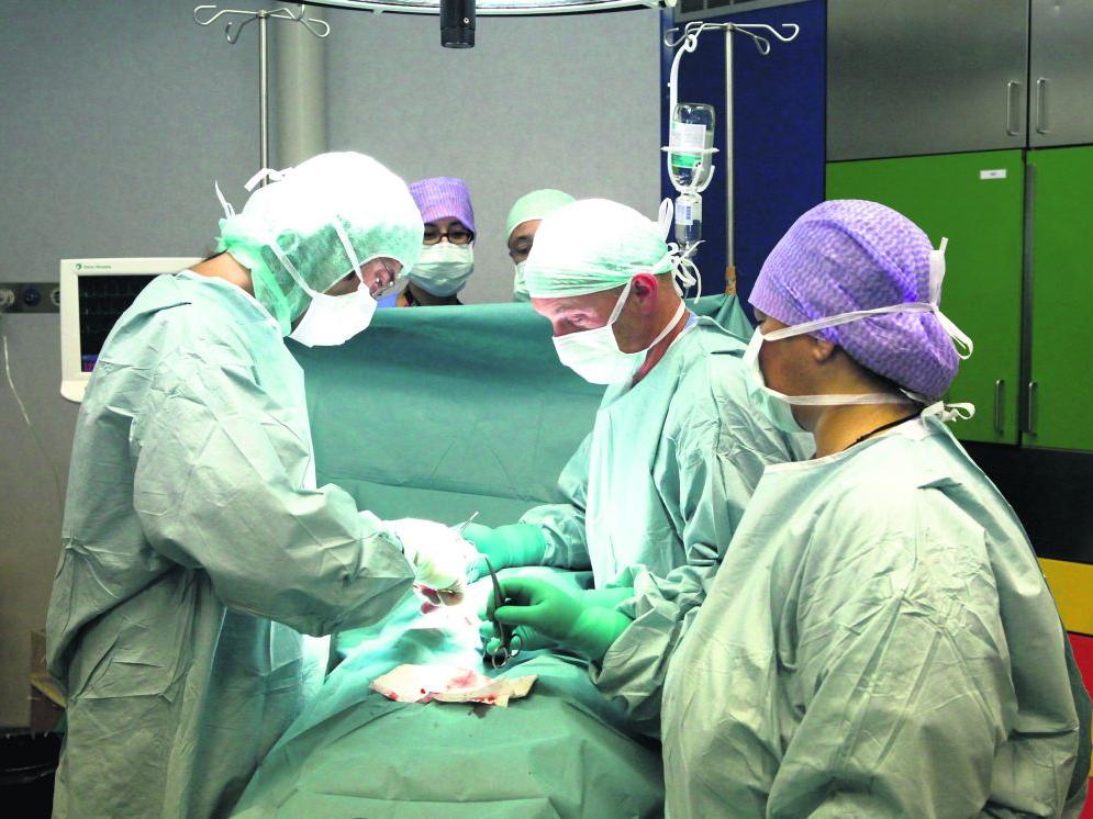 Tragedia all'ospedale di Circolo: disposta un'inchiesta (foto Blitz)