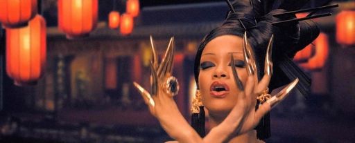 Gossip/ Rihanna, vacanze su un mega yacht in Sardegna