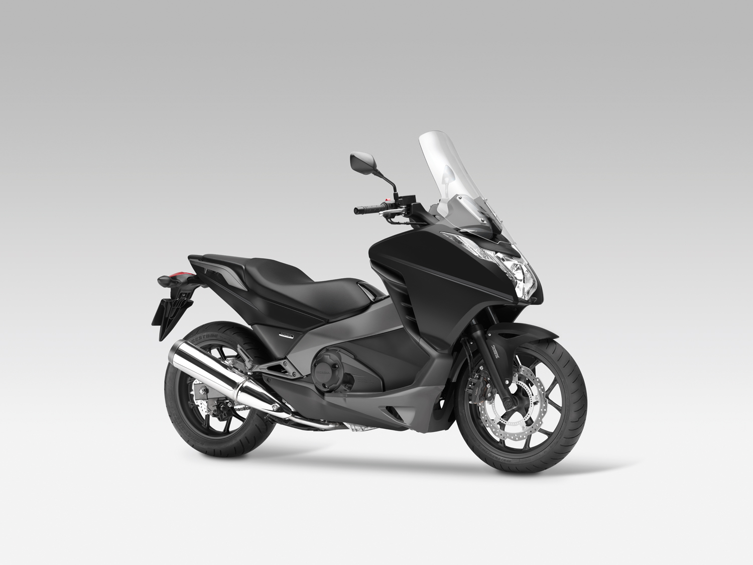 Honda Integra. Metà scooter e metà moto