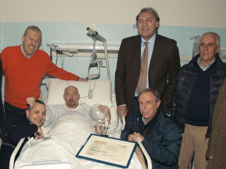 Gianni Asti col riconoscimento della Hall of Fame