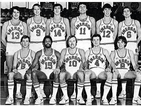 Foto di squadra per la Emerson Varese stagione 1978/1979. Enzo Carraria è il terzo in piedi da sinistra col numero 14