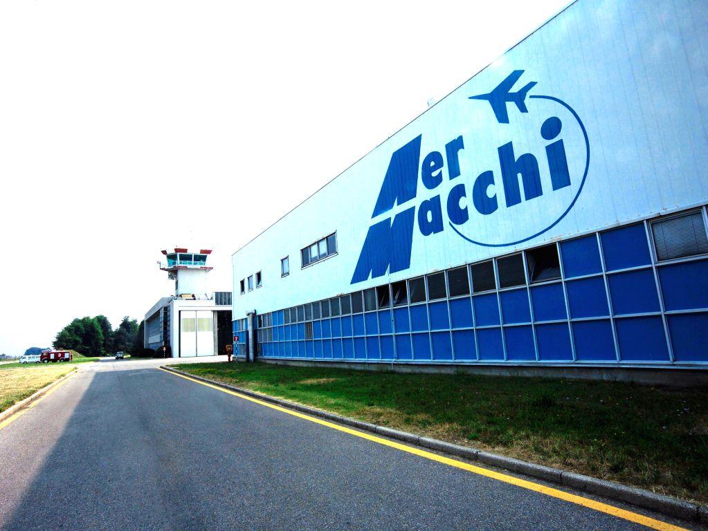 La sede Aermacchi di Venegono (Blitz)