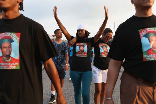 Usa, agente sparò 6 colpi contro il 18enne nero Michael Brown
