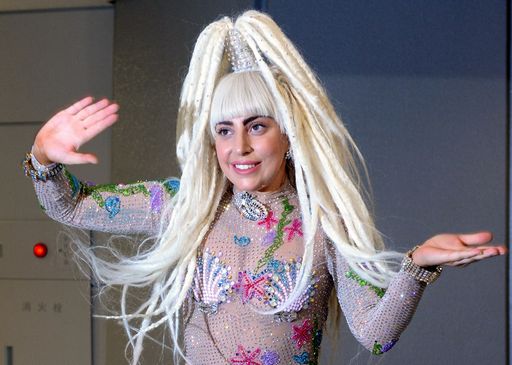 Lady Gaga in Israele, dall'aereo come Wanda Osiris