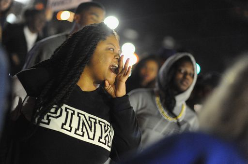 Usa, spari contro la polizia a Ferguson durante una protesta