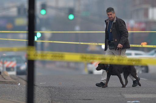 Ferguson, caccia alla persona che ha sparato ai due agenti