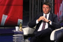 Renzi: le assunzioni dei precari della scuola slittano al 2016