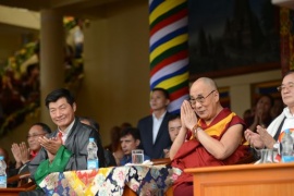 Il Dalai Lama compie 80 anni, dubbi sulla successione