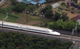 Giappone: uomo si dà fuoco nello Shinkansen, due morti