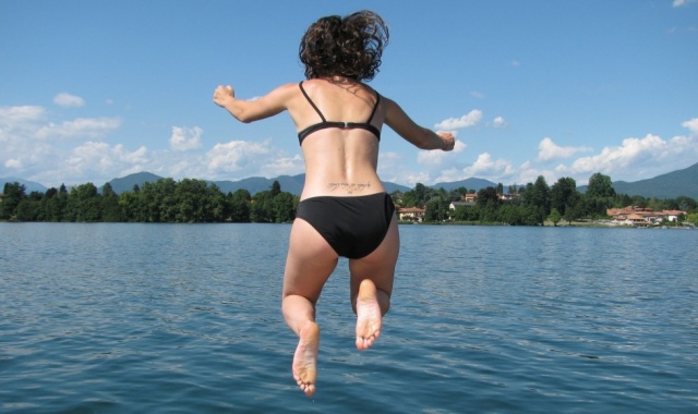 Tuffi dove l'acqua è più blu