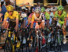 Tour de France, tappa a Van Avermaet, Froome in giallo