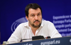 Salvini: Renzi cagnolino di Merkel, io pronto a confronto con lui