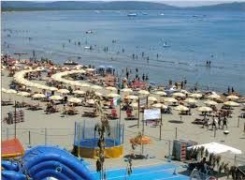 Cna: boom di turisti sulle spiagge italiane, in aumento del 20%