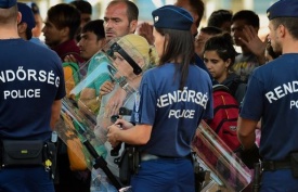 Ungheria, tensione a Budapest tra migranti e polizia
