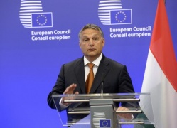 Orban: ci costerebbe meno aiutar migranti nei Paesi di provenienza
