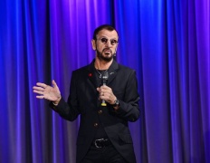 Ringo Starr mette all'asta oltre 800 cimeli dei Beatles
