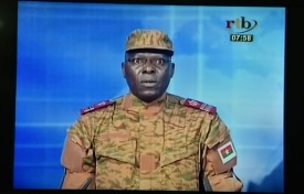 Burkina Faso, militari dissolvono governo e Parlamento