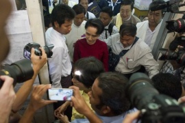 Sostenitori Aung San Suu Kyi festeggiano: Amay Suu vincerà