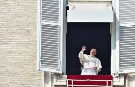 Papa: a Parigi hanno usato anche Dio per chiudere i cuori