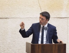 Terrorismo, Renzi: non cambieremo, si arrenderanno prima loro