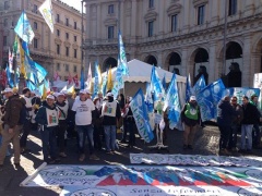 Statali in piazza a Roma per chiedere rinnovo contratto