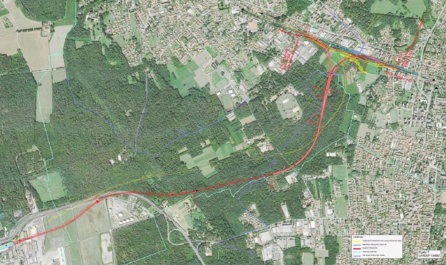 La tratta ferroviaria partirà dal T2 (in basso a sinistra), attraverserà i boschi di Casorate e si unirà alla linea delle Fs a Gallarate