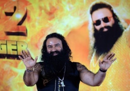 India, comico prende in giro guru in TV: arrestato