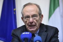 Padoan a eurodeputati: Italia non chiede elemosine all'Ue
