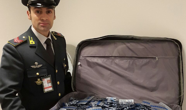 Una valigia di nandrolone sequestrata dalla Gdf
