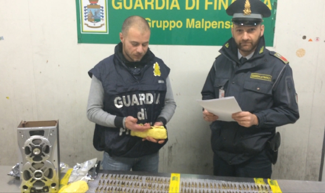 I proiettili sequestrati dalla Gdf a Malpensa