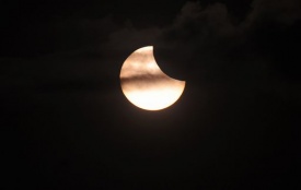 Eclissi totale di sole nel Pacifico, 4 minuti di spettacolo