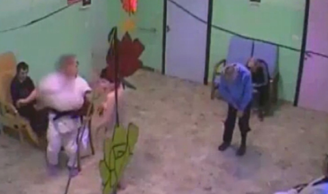 Scene di violenza riprese dalla Polizia a Vercelli