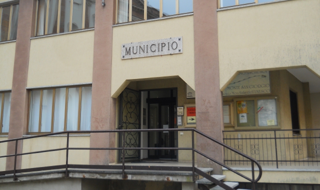 Il municipio di Besano 