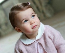 Per primo compleanno della principessa Charlotte un sonaglio d'oro