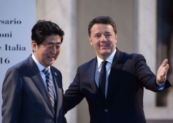 Shinzo Abe vede Renzi: G7 di crescita, più riforme e flessibilità