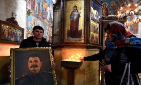 Georgia, protesta contro ritorno mito Stalin: imbrattata la statua