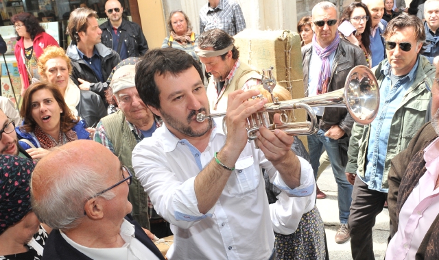 Matteo Salvini suona la carica per i candidati del centrodestra (Foto Archivio)