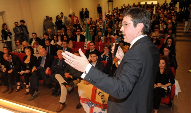 Andrea Cassani durante la presentazione del programma
