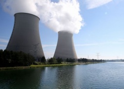 Francia, contro riforma lavoro scioperano anche centrali nucleari