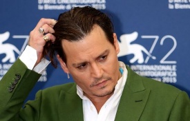 Anche Vanessa Paradis difende Johnny Depp: 'Mai stato violento'