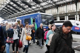 Francia, sciopero treni illimitato. E Usa lanciano allarme Europei