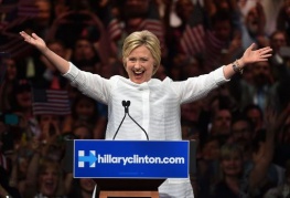 Usa 2016, Clinton fa la storia: prima donna candidata alla Casa Bianca