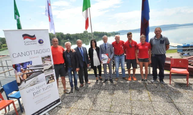 Foto di gruppo per gli organizzatori dei Campionati italiani di Gavirate (Blitz)