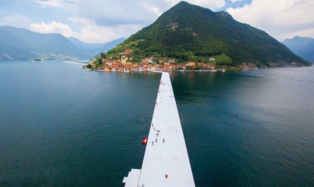 Il miracolo di Christo: si cammina sulle acque