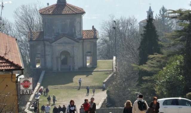 Pellegrini al Sacro Monte: la Regione Lombardia premierà l’aggregazione di diversi soggetti capaci di sviluppare iniziative   di promozione di luoghi e vie della fede