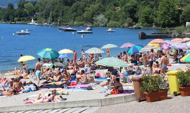 La stagione della balneazione s’è iniziata alla grande sul Lago Maggiore