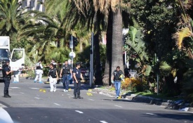 Attacco Nizza, aeroporto evacuato per bagaglio sospetto