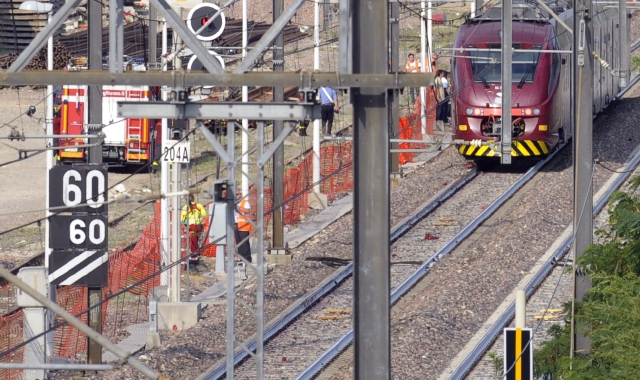 Travolta sui binari, treni fermi